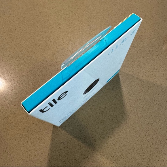 NWT Tile Sticker Bluetooth Tracker - Picture 4 of 6